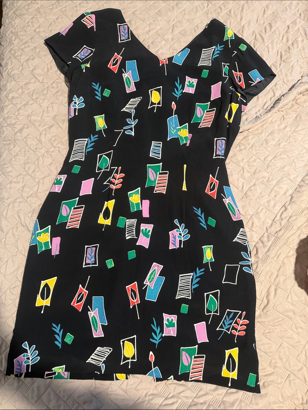 Vintage John Robert’s Black Floral Geometric Short-Sleeve Dress